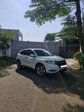 Dijual cepat Honda HEV 1.5E CVT 2018 Putih