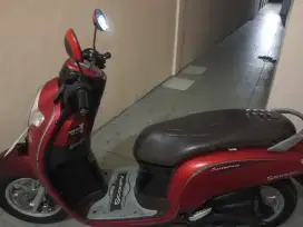 Dijual sepeda motor Scoopy tahun 2018 normal nominus