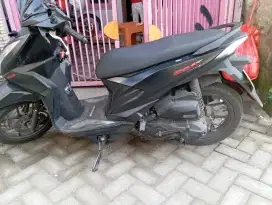 Jual Honda Beat Deluxe tahun  2023 warna hitam