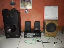 Di jual ampli dan speaker nya
