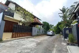 Dijual Rumah Cantik Full Furnish Ada Kolam Renang di Jl Palagan Yogya