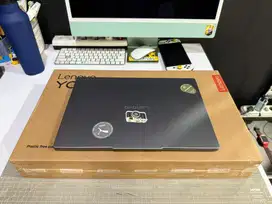 Lenovo Yoga Slim 7 - Core Ultra 7 258V