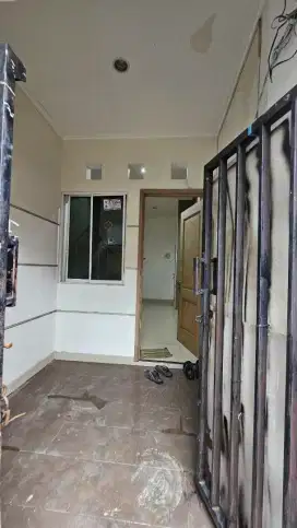 Dikontrakkan bangunan 3 Lantai + 1 lantai Rooftop