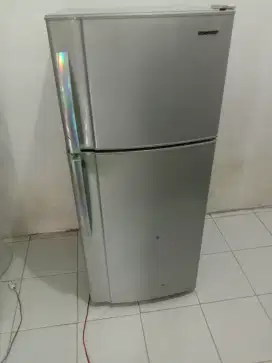 kulkas Sharp 2 pintu