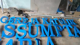 Huruf timbul berbahan galvanil