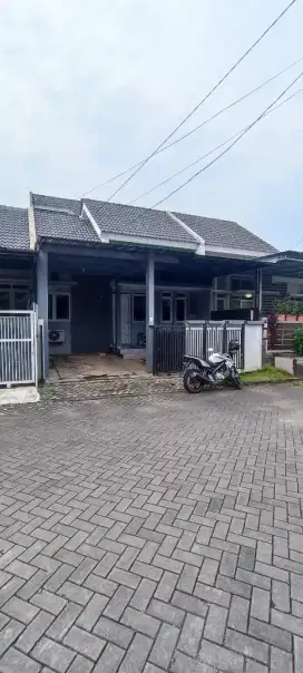 DiJual cepat Rumah siap huni di Kemang Indah Regency