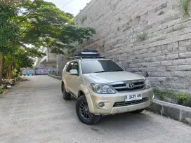 Toyota Fortuner 2005 Bensin
