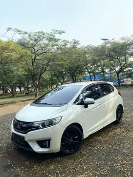 Jazz matic rs 2016 putih