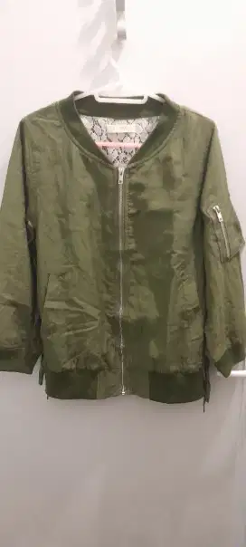 Jaket bomber fesyen hijau army vascose rayon size F