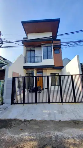 DIJUAL RUMAH DI KENCANA LOKA BSD