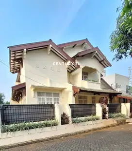 Dijual Cepat Rumah Hook Selesai Renovasi Depan Taman Di Sektor 2