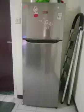 Kulkas LG 2 pintu