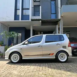Daihatsu YR-V 2001 Bensin