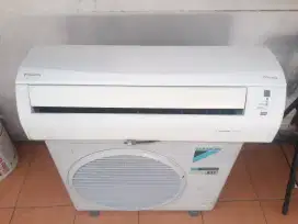JUAL AC DAIKIN INVERTER 1 PK Juossssss nyossss dinginn nyesss.