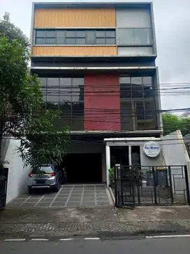 JUAL GEDUNG KANTOR STRATEGIS 4 LANTAI SIAP PAKAI DI BENDUNGAN HILIR