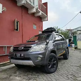 Toyota Fortuner 2005 Bensin