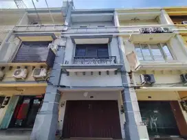 Disewakan ruko 3 lantai Villa bukit mas dekat mayjend sungkono