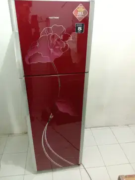 kulkas 2 pintu Polytron