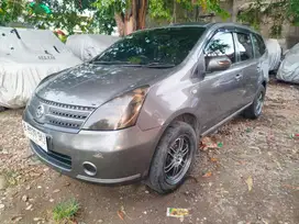Nissan Livina 2010 Bensin