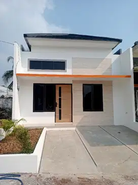 Rumah Plus Kolam Renang ! 8 menit ke Stasiun Bj Gede