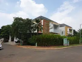 Rumah Hook Summarecon Bekasi Depan Taman