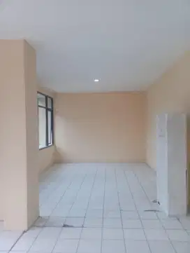 Disewakan Ruko Bagus Baru Renovasi Di Kopo Bihbul