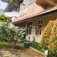 Dijual Rumah SHM 2 Lt Karmel Tosiga Jakarta Barat