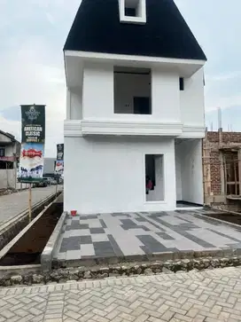 Rumah 2 Lantai  Cluster American Clasik Taman Kopo Indah SHM