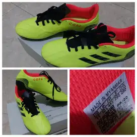 Sepatu bola copa