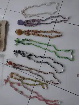 Kalung batu kalimantan