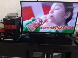 Dijual tv led 39 plus speaker dan seatelbook nya
