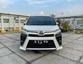 Toyota Voxy 2.0 2018 Km60rb