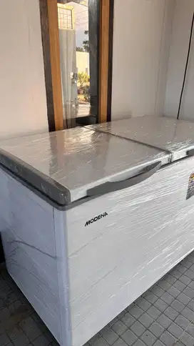 Freezer box merek modena