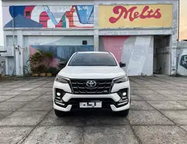 Fortuner VRZ GR 2.8 2023 LOW KM28RB