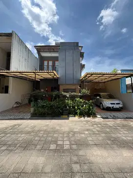 RUMAH MEWAH 2 LANTAI FULL FURNISHED DALAM PERUMAHAN JALAN PALAGAN