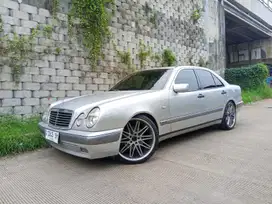 Mercedes-Benz E320 1997 Bensin