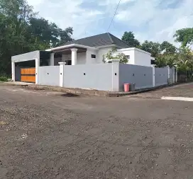 DI SEWAKAN RUMAH
