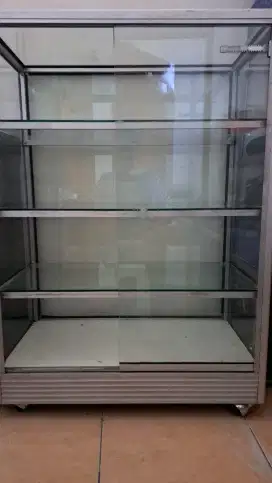 Etalase second ukuran PxLxT 75x40x100