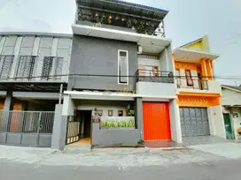 Rumah Strategis 3 Lantai Dekat Ringroad Utara Maguwoharjo