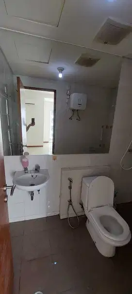 disewa 2 kamar kosongan kondominium greenbay bagus!