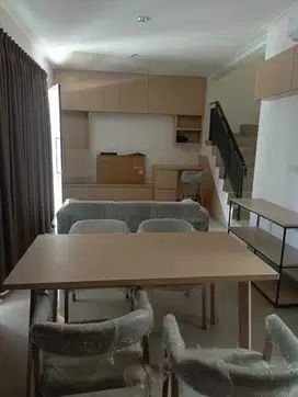 Di jual rumah pik 2 milenial full furnish 3 kamar tidur 8x10 2 lantai