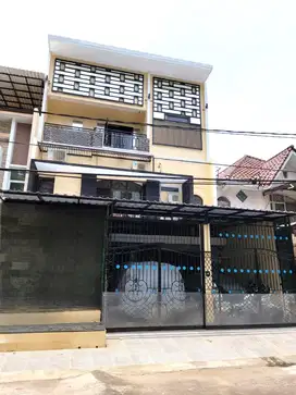 Rumah 3lt 9x20 180m type 6KT Kelapa Gading Jakarta Utara