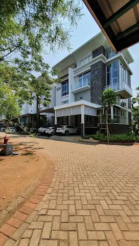 Dijual Rumah PIK Crown Mansion TURUN HARGA 12x17 Hook at Jakarta Utara