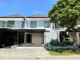 Rumah bagus siap huni di Graha Natura dijual