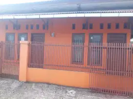 Di kontrakan 1 unit rumah kontrakan