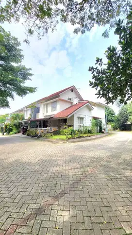 Dijual Rumah Hoek Nyaman Bintaro Sektor 9 , 16709