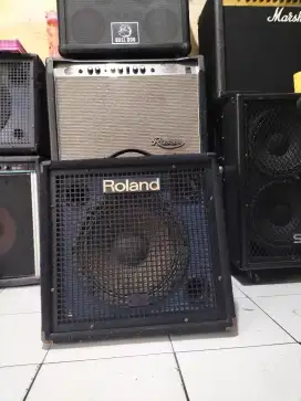 Ampli keyboard ROLAND KC350 masih baguss