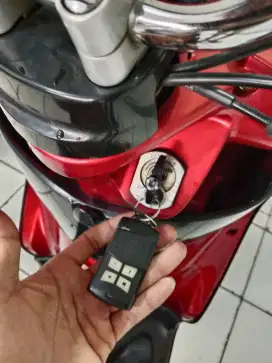 Dijual murah fino karbu 2013 bonus remote control