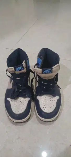 Sepatu Nike Air Jordan 1 High opsidian
