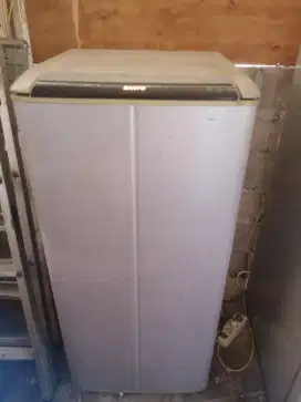 Kulkas 1 Pintu Dingin Beku Murah